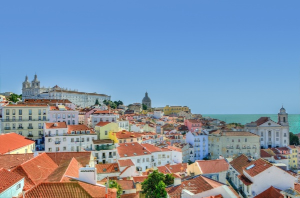 1714380596867289.jpg alfama-832816_1280.jpg